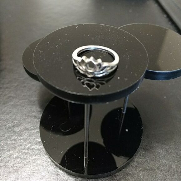 **Sale** Silver tone fashion lotus flower ring size 5 - Picture 2 of 4